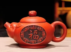 Plates u0026 More Küche & Esszimmer-Yixing-Teekanne aus violettem Ton – handgefertigtes 300-ml-Teeset mit Schweine-Design