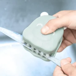 The Culinary Kit Küche & Esszimmer-Zweiseitige Reinigungsbürste für Küchenmesser – Doppelseitiges Geschirrspülwerkzeug